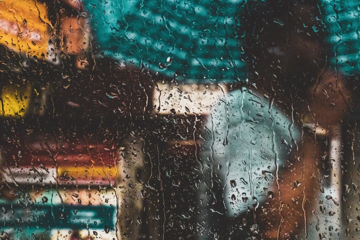 Lai matosi lietaus lašai ant lango - tai ženkloas, kad reikia ieškoti, ką veikti Vilniuje kai lyja