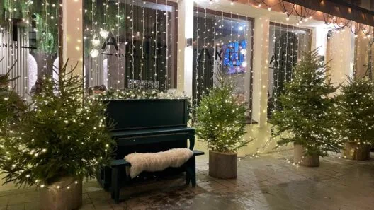 Eglučių labirintas Kaune. Planuojate, ką veikti sausio mėnesį Lietuvoje? Aplankykite šį rekordinį šviesų parką.