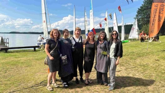 Paliesiaus dvare testilės paroda ir knygos pristatymas