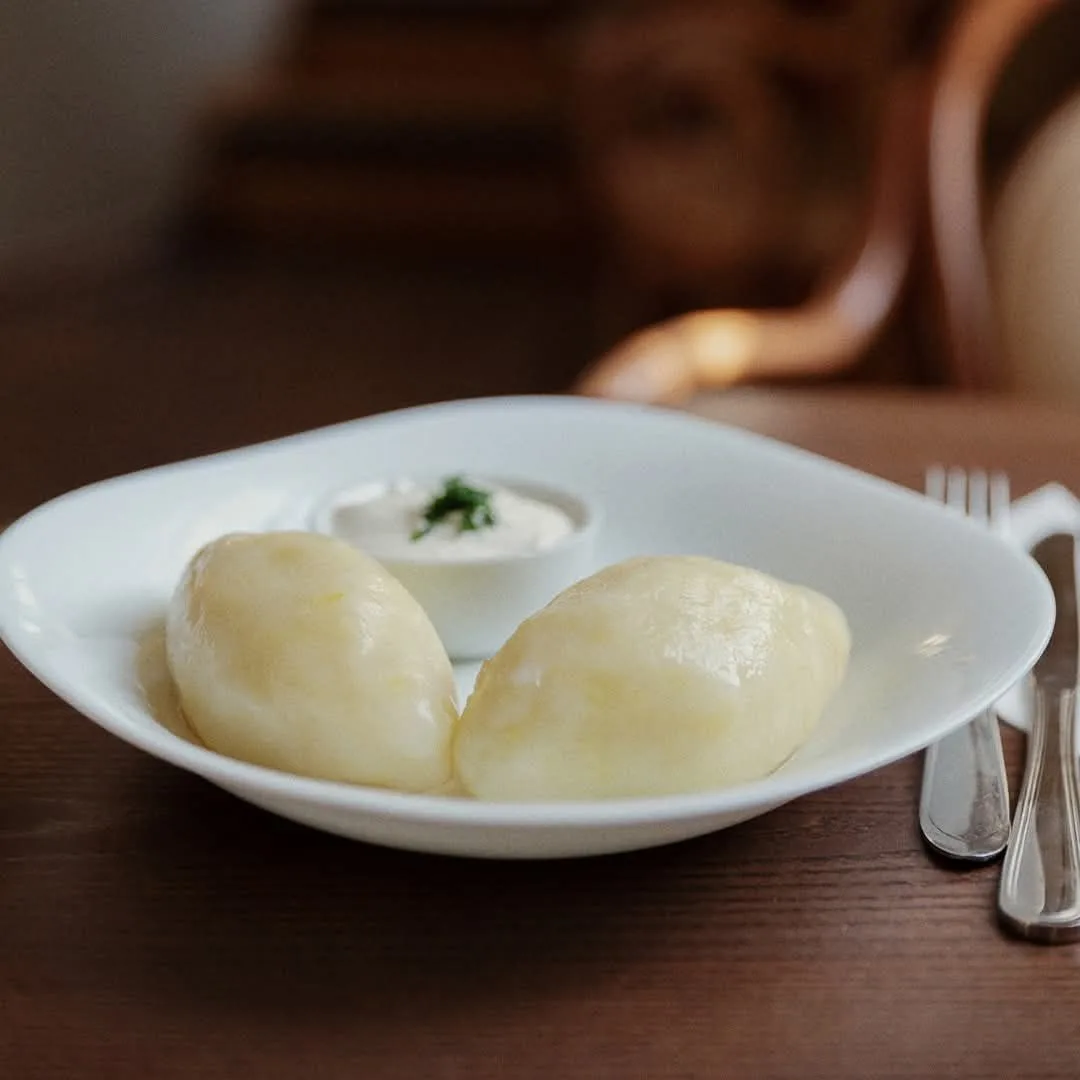 Veganiški cepelinai Valerijono arbatinėje – netikėtas lietuviškas patiekalas, ką paragauti Lietuvoje