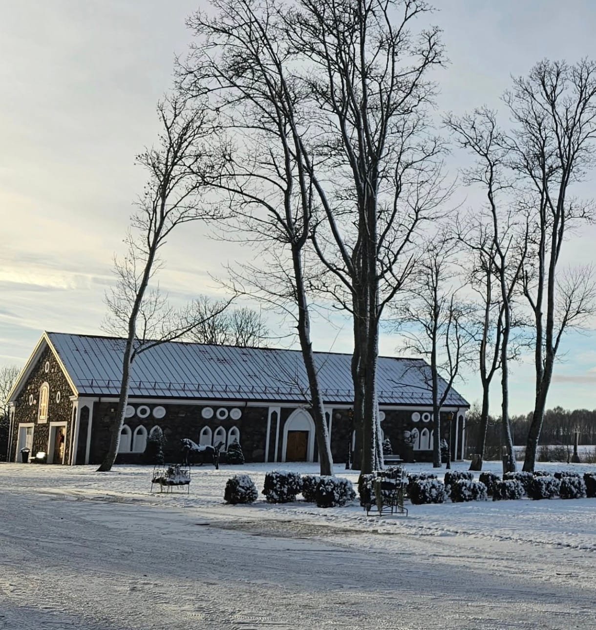 Bistrampolio dvaras Panevėžyje – pirtys, gyvūnai ir SPA vaikams.