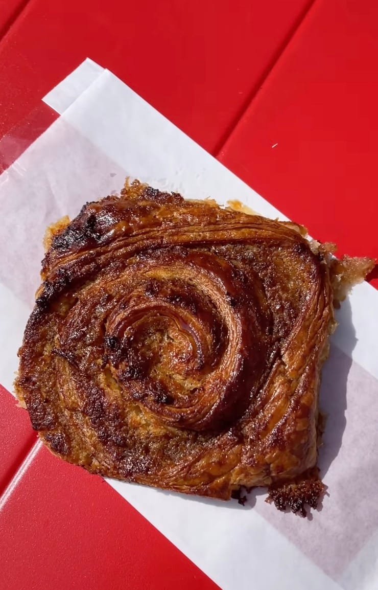 Douna kepykla loftų kvartale, industrinė ir meniška aplinka