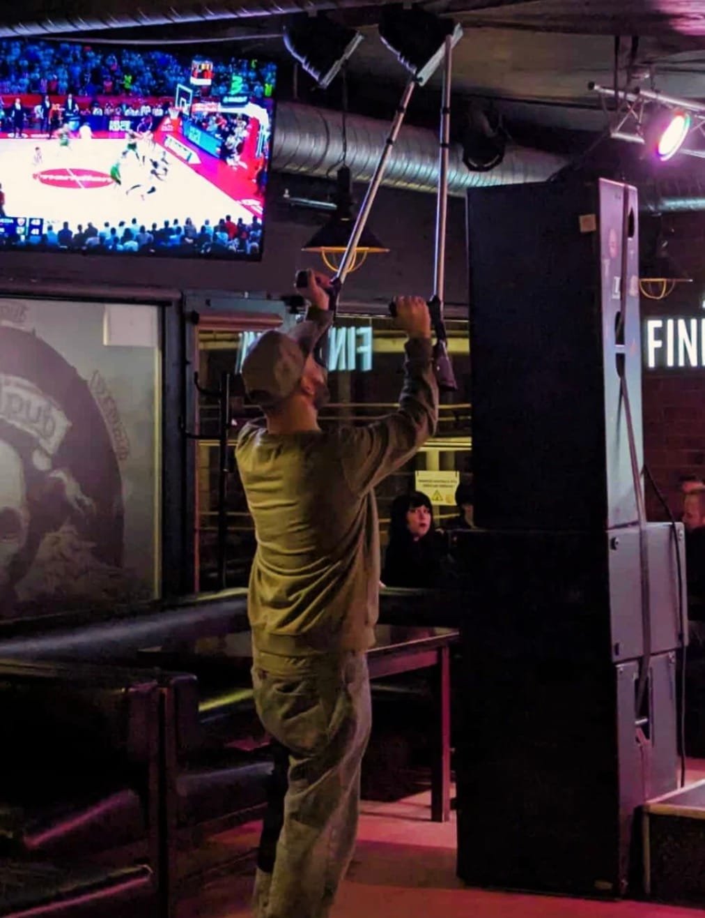 Dzem Pub baras Laisvės alėjoje sporto varžybų metu.