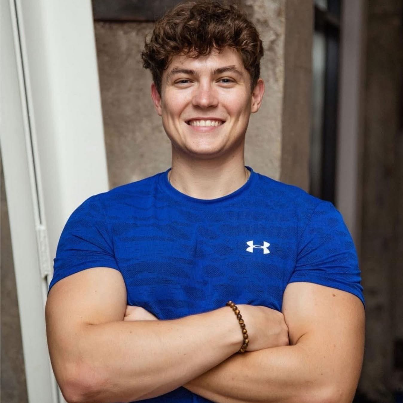 Asmeninė treniruotė su kineziterapeutu: funkcinio treniravimo ir taisyklingo judesio mokymas.“