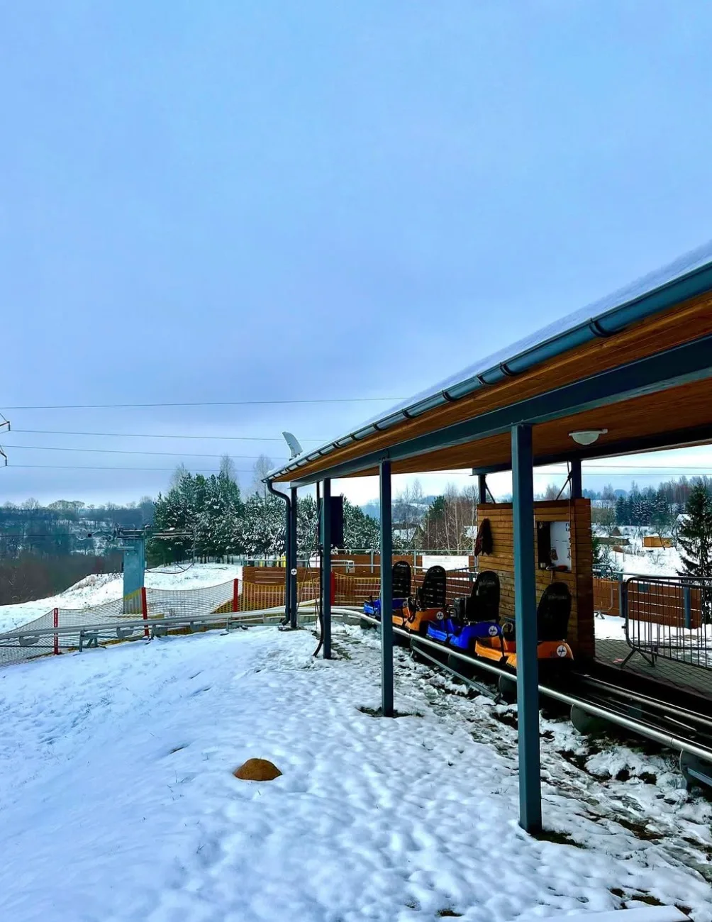 Slidinėjimas ir žiemos pramogos ant Kalitos kalno trasų Anykščiuose