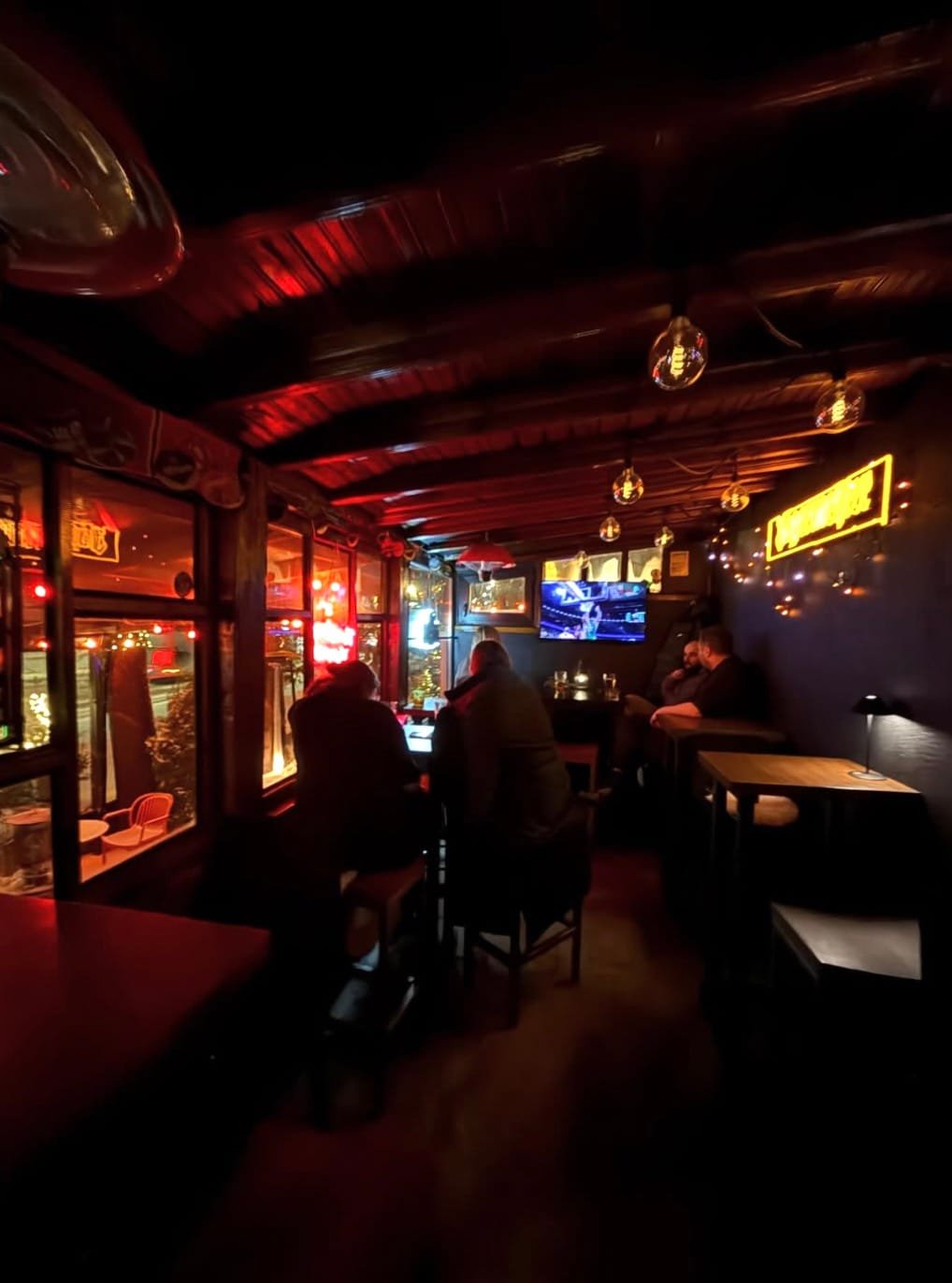 Vokiško stiliaus Biergarten baras Kaune krepšinio fanams.