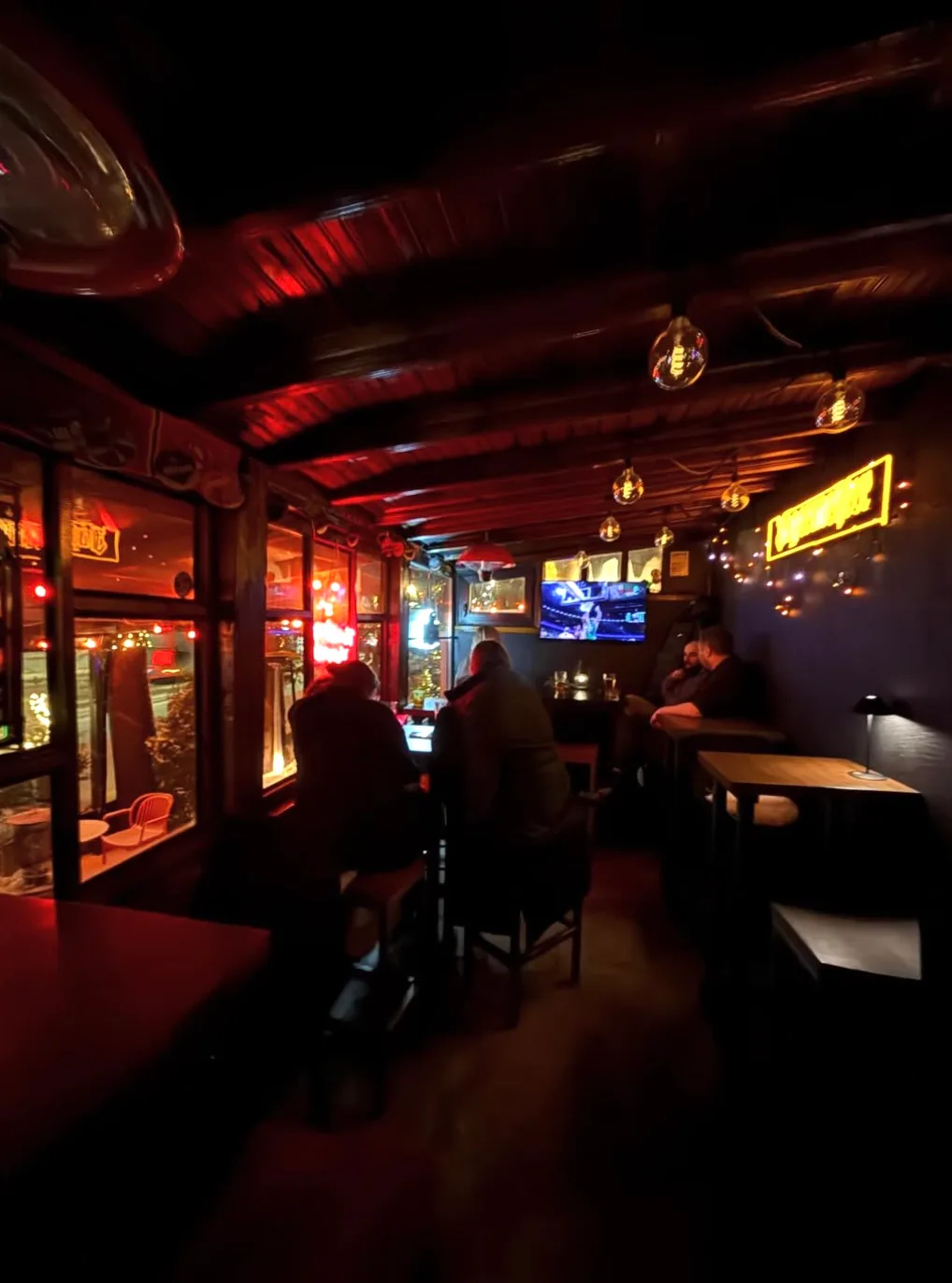 Vokiško stiliaus Biergarten baras Kaune krepšinio fanams.