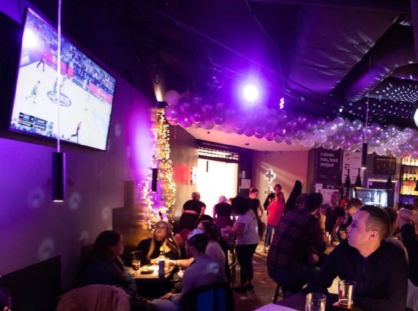 Plius Plius Plius baras Vilniuje užkandžiai koldūnai ir gėrimai