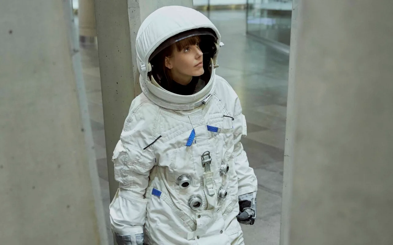 Neuroarchitektūra ir erdvės poveikis savijautai - NIEKO RIBA renginio lektorė Joanna Jurga kino teatre Daina.