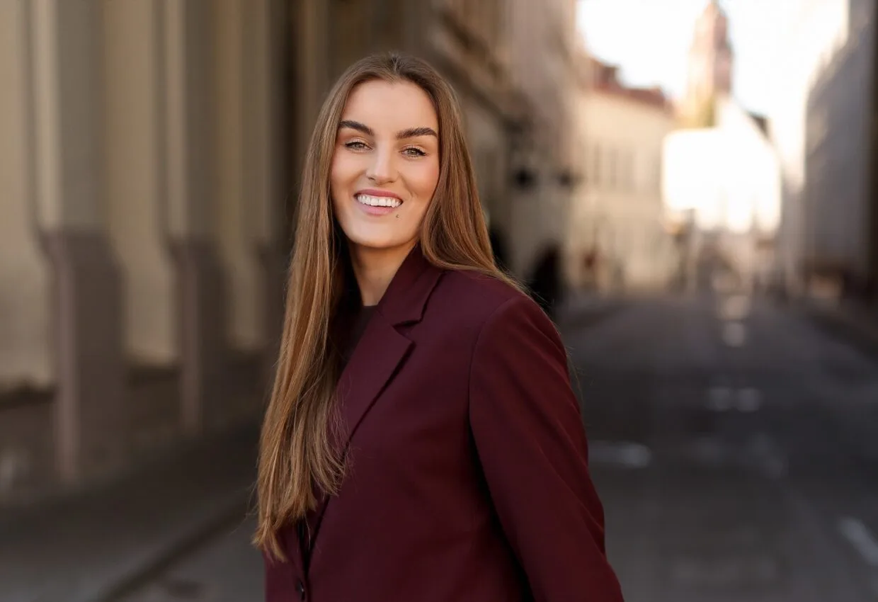 Aistė Svarauskaitė (mondayjazz) – turinio kūrėja ir tvarios mados edukatorė Vilniuje.