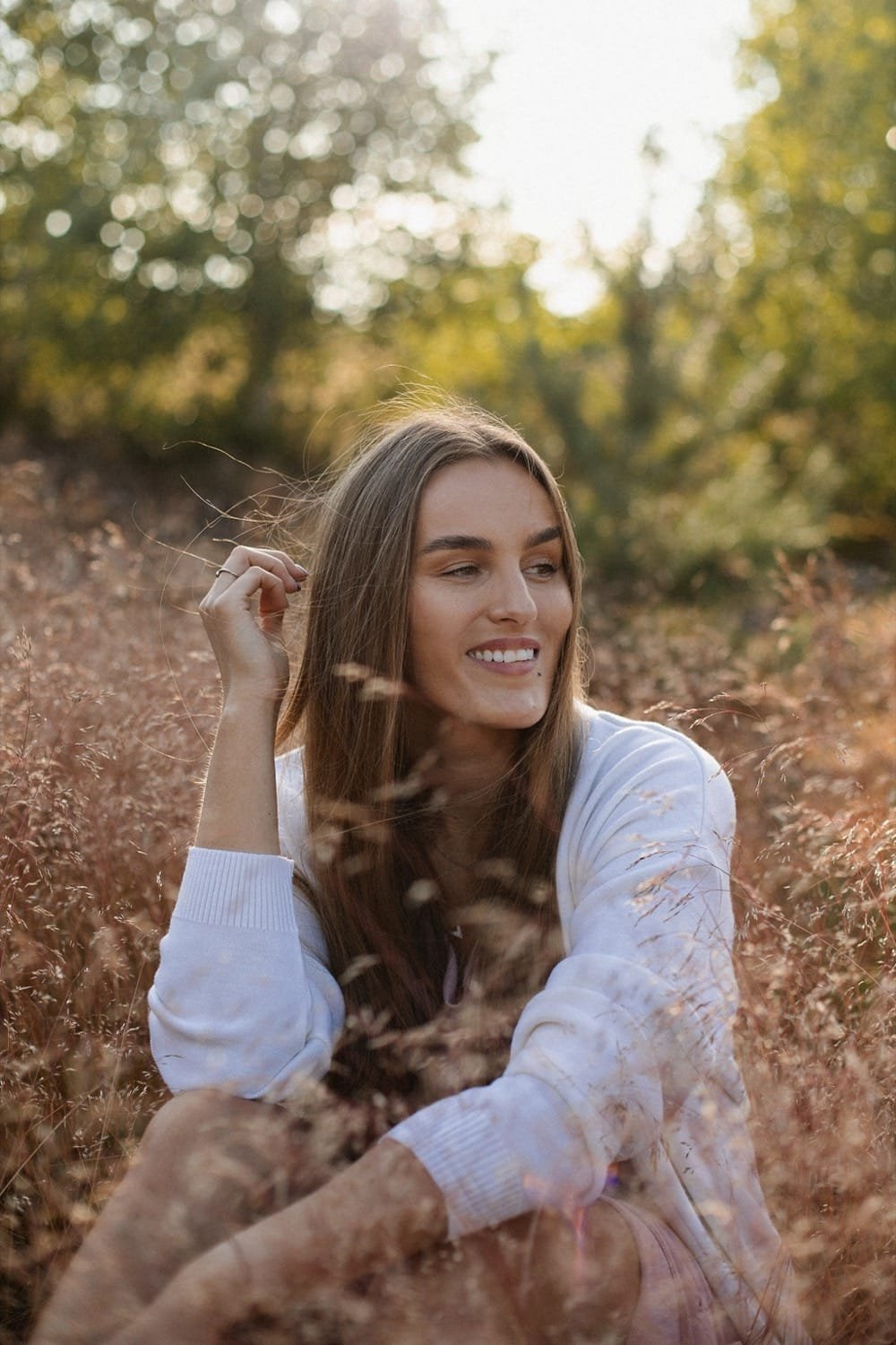 Aistė Svarauskaitė (mondayjazz) dėvi minimalistinį, tvarios mados derinį.