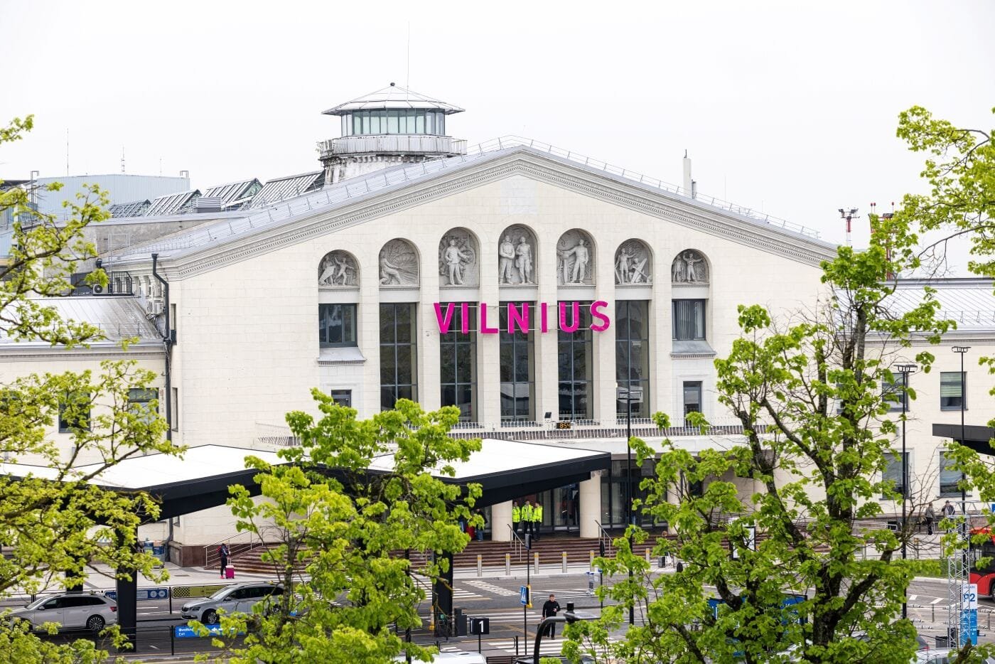 Pavadinimas Vilnius rožinėmis spalvomis.