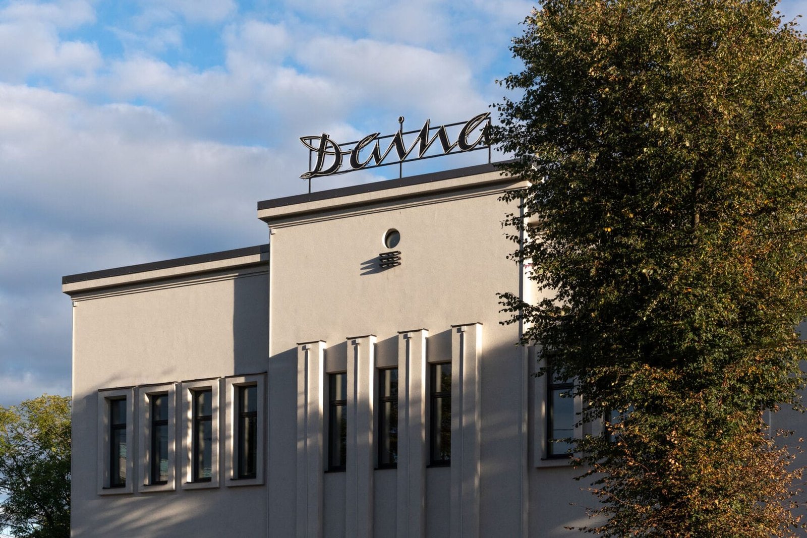 Atnaujinto tarpukario kino teatro „Daina“ moderni salė