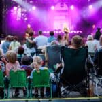 Kultūros festivalis „Purpurinis vakaras“ Anykščių Dainuvos slėnyje - jaukus vakaro koncertas po atviru dangumi.