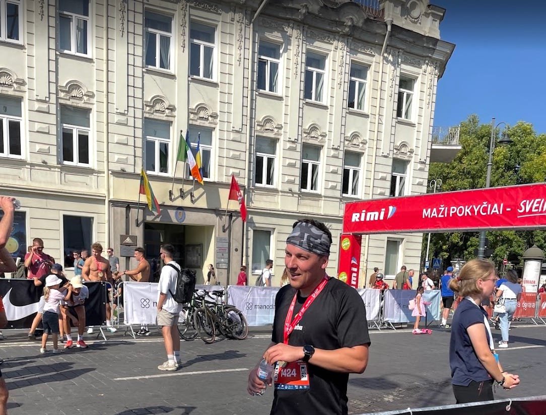 Bėgikas bėga Vilniaus gatvėmis