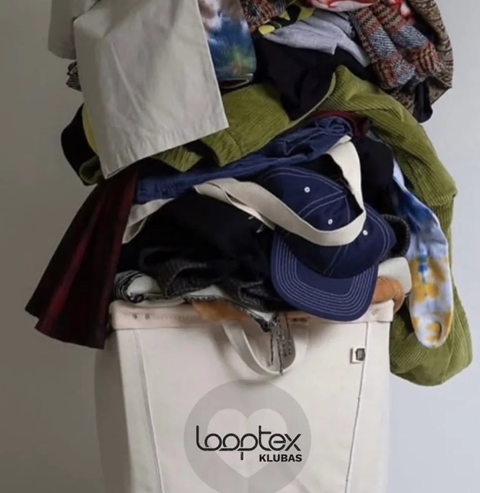 LOOPTEX Vilnius parduotuvėje - rūbai parduotuvėje